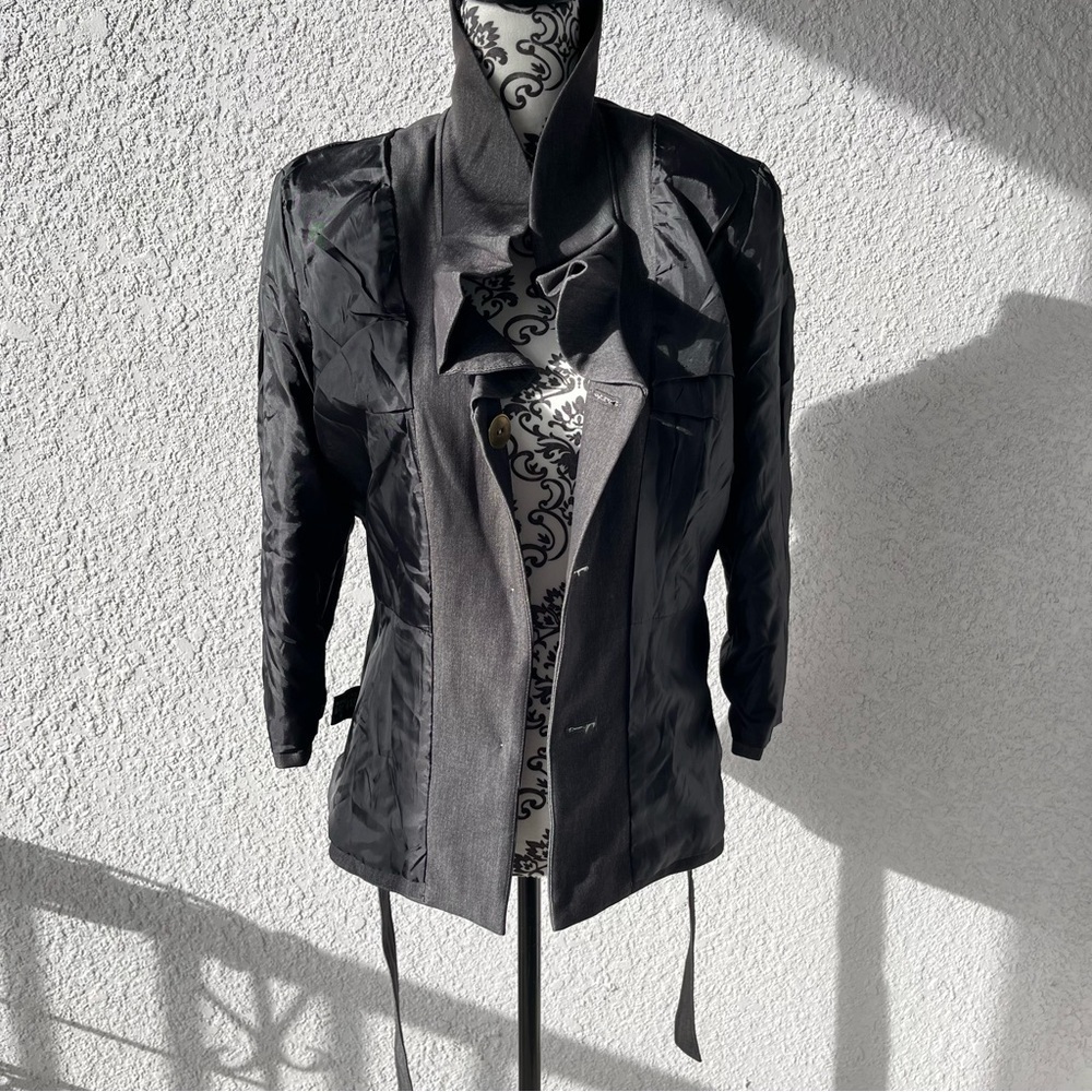 Grey Ruffle Blazer Jacket SZ 8 - Picture 8 of 10